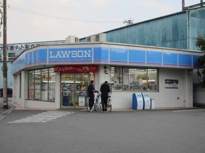 Convenience store. Lawson Minamitsumori 6-chome store up (convenience store) 415m