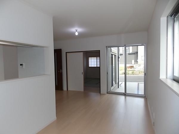 Same specifications photos (living). Spacious living family members gather