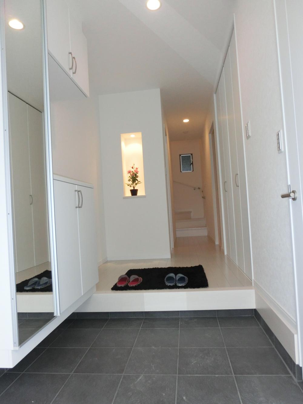 Same specifications photos (Other introspection). Spacious foyer is a shoe-in with a cloak of your popularity, There is also a popular niche and cupboard from immediately entering, Housed plenty