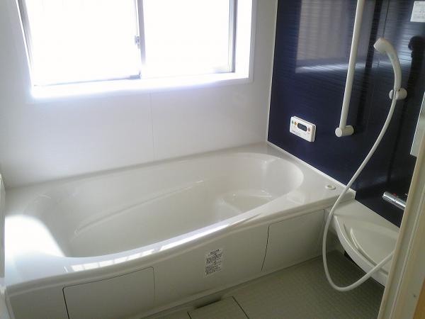 Bathroom. Breadth Hitotsubo size
