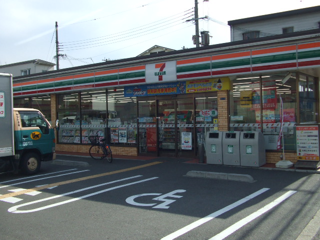 Convenience store. Seven-Eleven Osaka Minamitsumori 6-chome up (convenience store) 333m