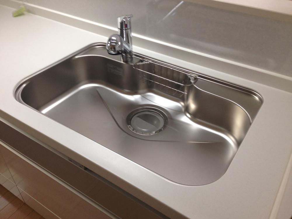 Kitchen. Ease dishes in the kitchen