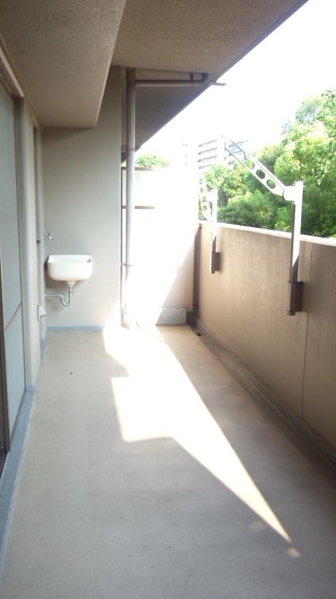 Balcony. With slop sink