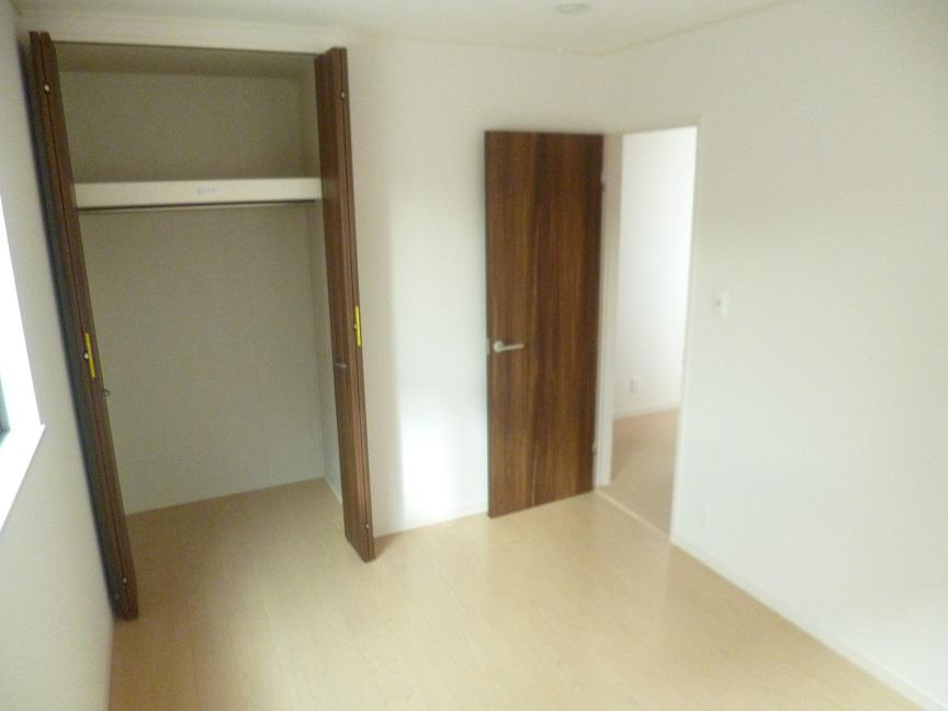 Receipt. Space clean organized in plenty of storage capacity! By concentrating the storage, Visibility is spread is "the room is wide feeling of freedom full"!