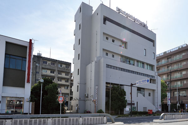 Surrounding environment. Nishiyodogawa police station (2-minute walk ・ About 90m)