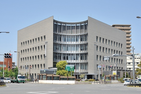 Nishiyodogawa ward office / Municipal Nishiyodogawa Library (5-minute walk ・ About 380m)