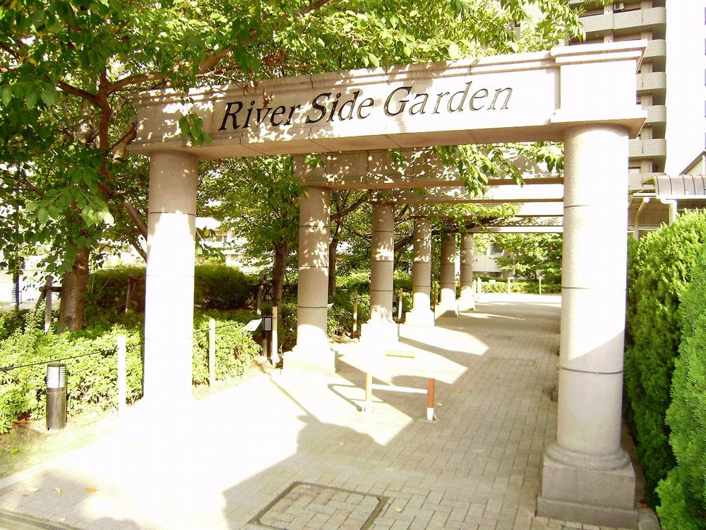 Entrance. Common areas