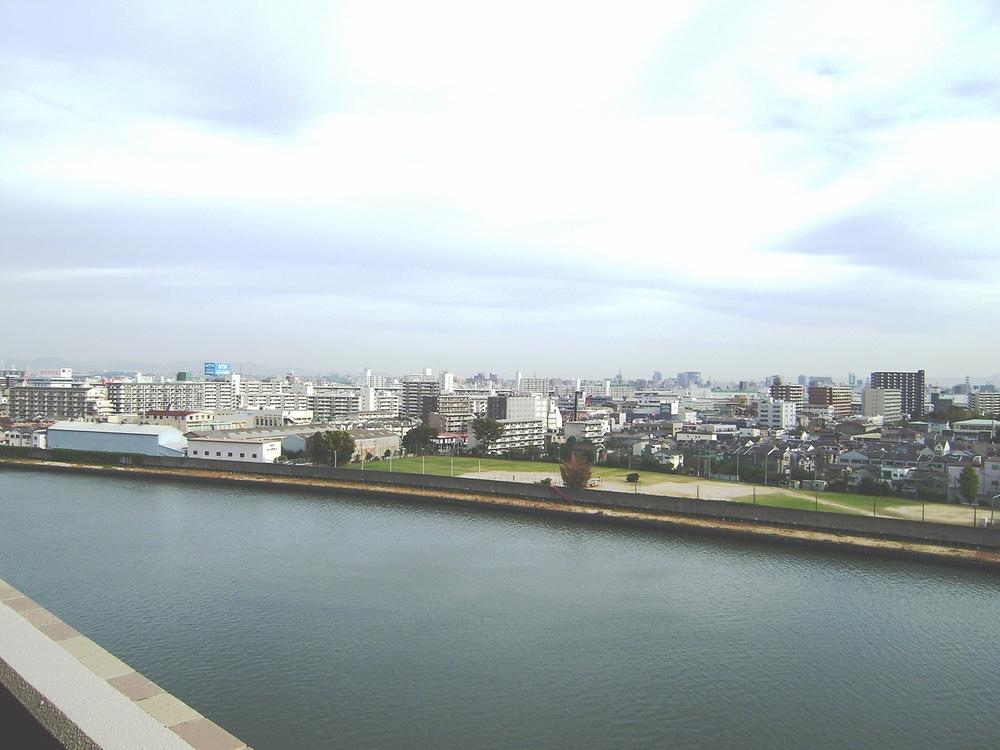 View photos from the dwelling unit. View from the site (November 2013) Shooting