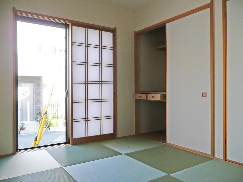 Non-living room. Japanese-style room 4.5 Pledge