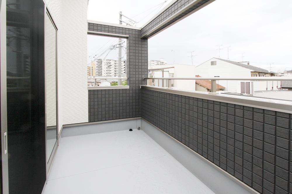 Balcony. Local (July 2013) Shooting