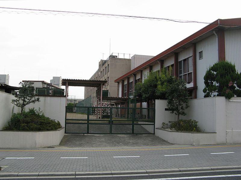 Junior high school. 838m to Osaka City Tatsutsukuda junior high school