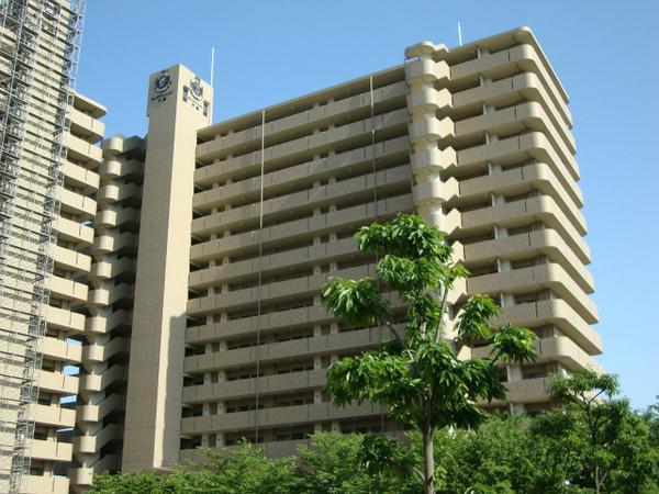 Local appearance photo. The convenient living in within the station walk