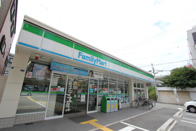 Convenience store. FamilyMart Nishiyodogawa Himesato store up (convenience store) 67m