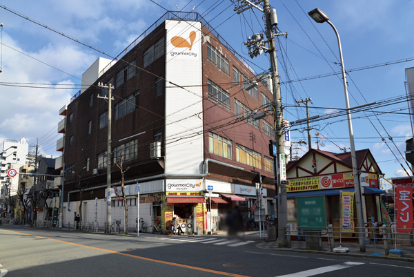 Surrounding environment. Gourmet City Himejima store (2-minute walk ・ About 130m)