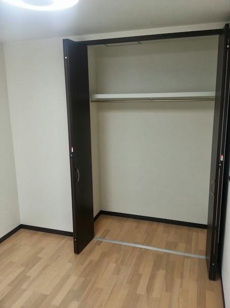 Non-living room. Indoor (10 May 2013) Shooting