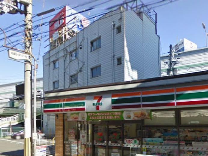 Convenience store. Seven-Eleven Osaka Kashiwazato 3-chome up (convenience store) 395m