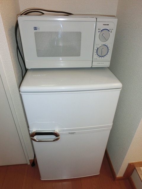 Other Equipment. Also comes with a refrigerator and a microwave oven