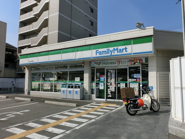 Convenience store. FamilyMart Nishiyodogawa Nozato store up (convenience store) 261m