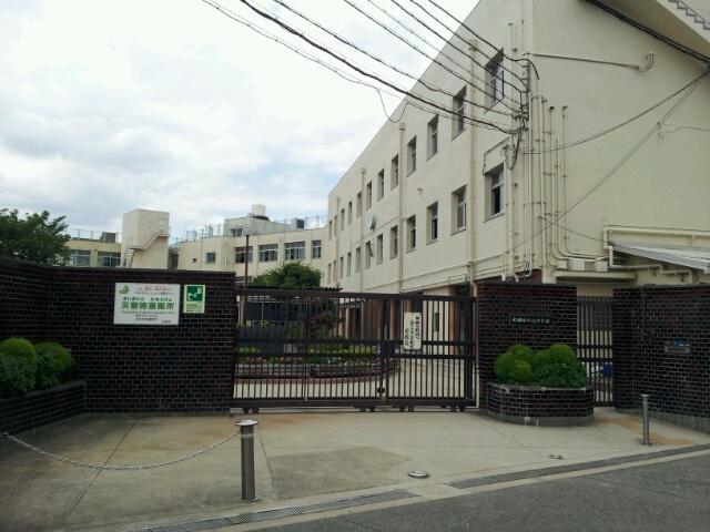 Junior high school. 1772m to Osaka City Tatsuyodo junior high school