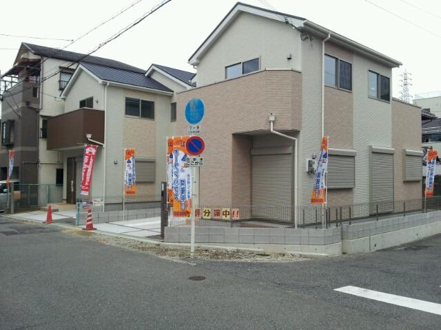 Local photos, including front road. Local (October 18, 2013) Shooting