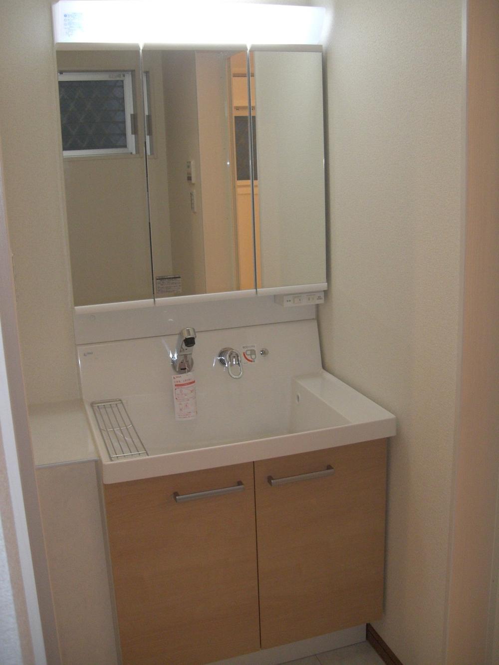 Wash basin, toilet. Bathroom Vanity