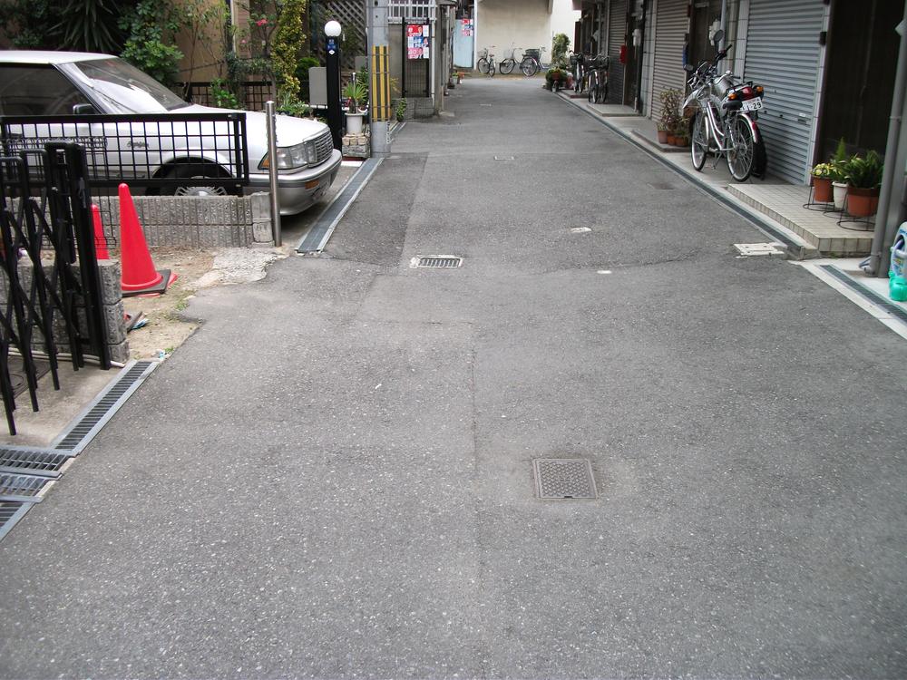 Local photos, including front road.  ◆ Frontal road