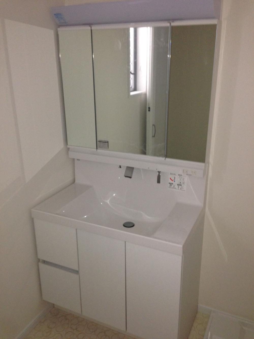 Same specifications photos (Other introspection)