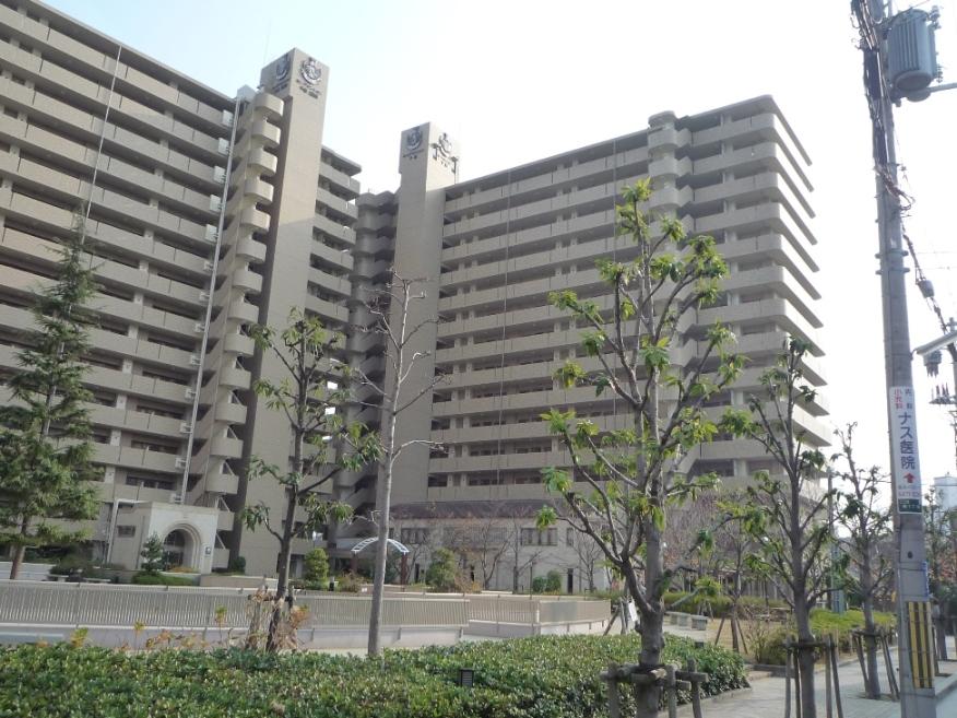 Local appearance photo. 4 is a big apartment with buildings. There is also a widely slide and table park.