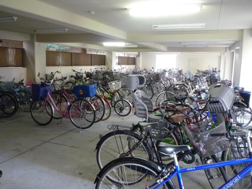 Other common areas. Place for storing bicycles Do not worry because the put space is in addition to photo.