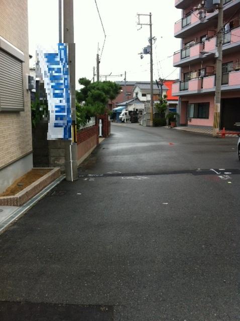 Local photos, including front road. Width about 7m on the southwest side!