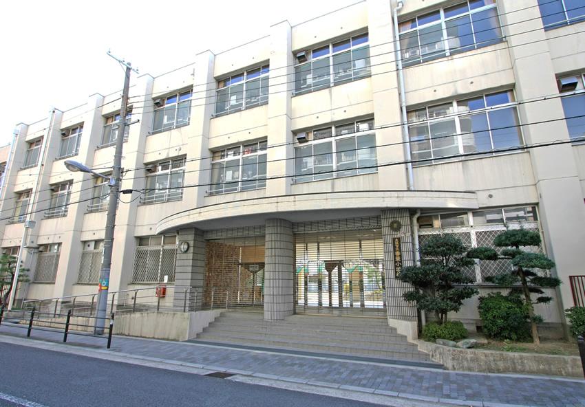 Primary school. Municipal Komino until elementary school 140m walk 2 minutes