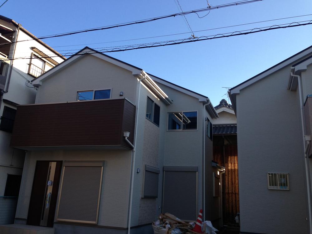 Local appearance photo. Southeast!  Sunny!