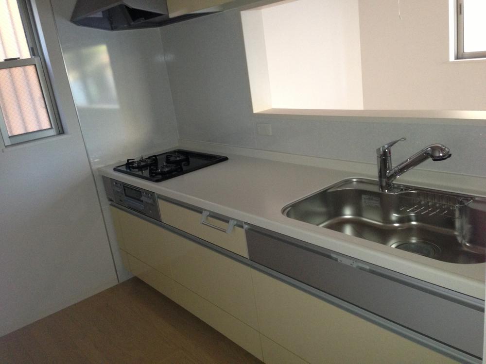 Kitchen. Popular counter kitchen!