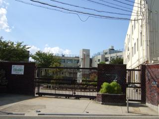 Junior high school. 1584m to Osaka City Tatsuyodo junior high school