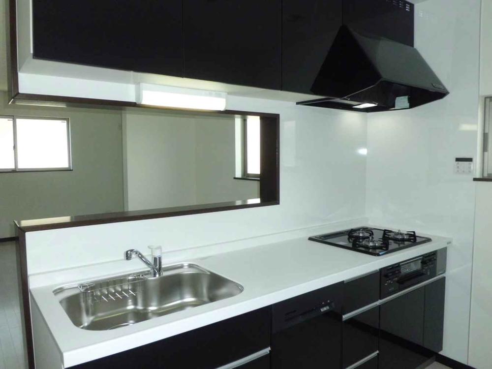 Kitchen. Indoor (08 May 2013) Shooting