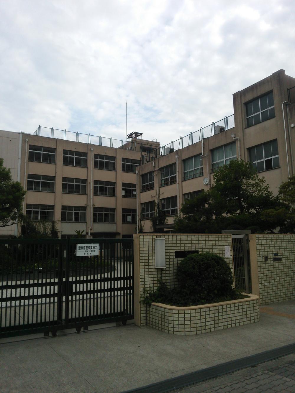 Junior high school. 696m to Osaka City Tatsutsukuda junior high school