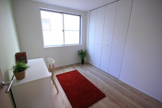 Non-living room. 3 Kaiyoshitsu