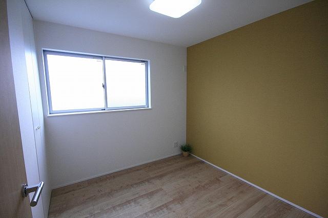 Non-living room. 3 Kaiyoshitsu