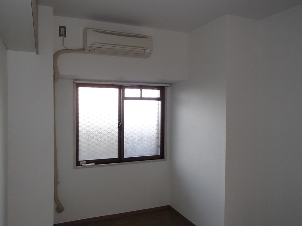 Non-living room. Air-conditioned