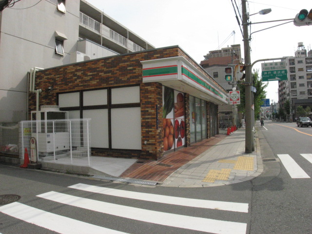 Convenience store. STORE100 Nishiyodogawa Hanakawa store up (convenience store) 412m