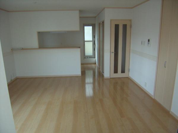 Living. We come with floor heating.