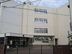 Primary school. Tsukuda to elementary school 542m