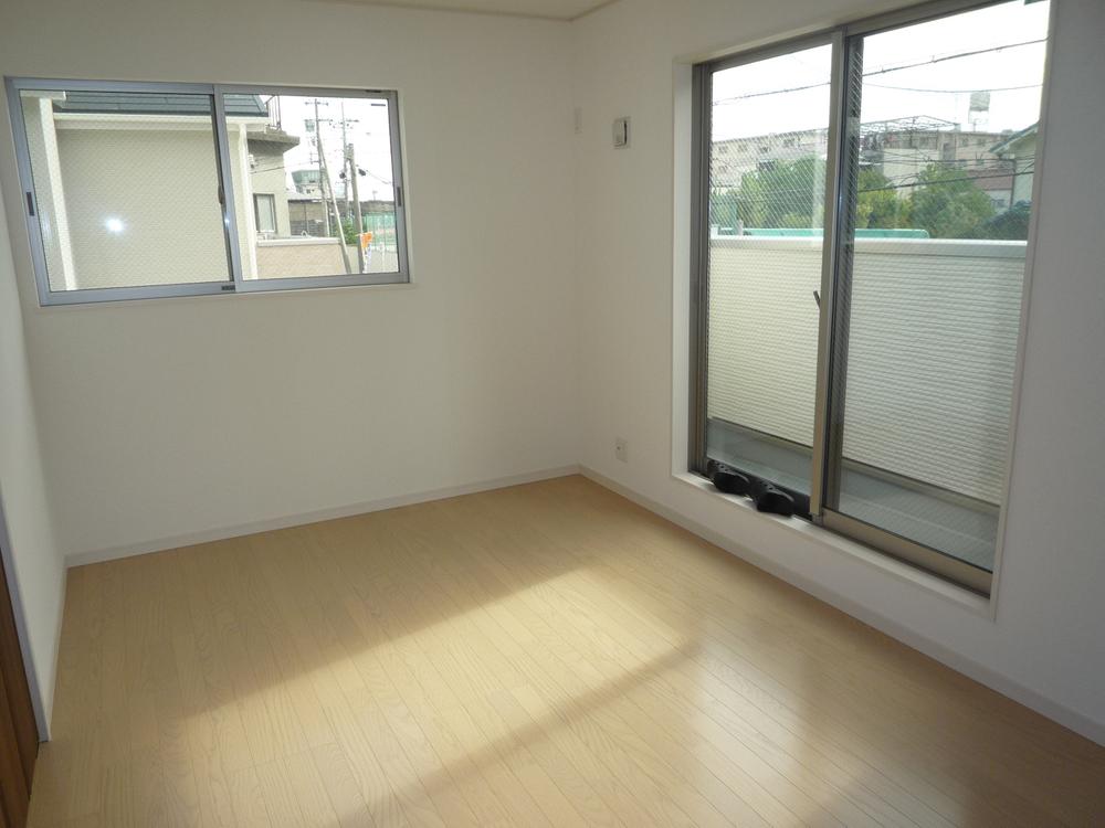 Non-living room. Local (10 May 2013) Shooting