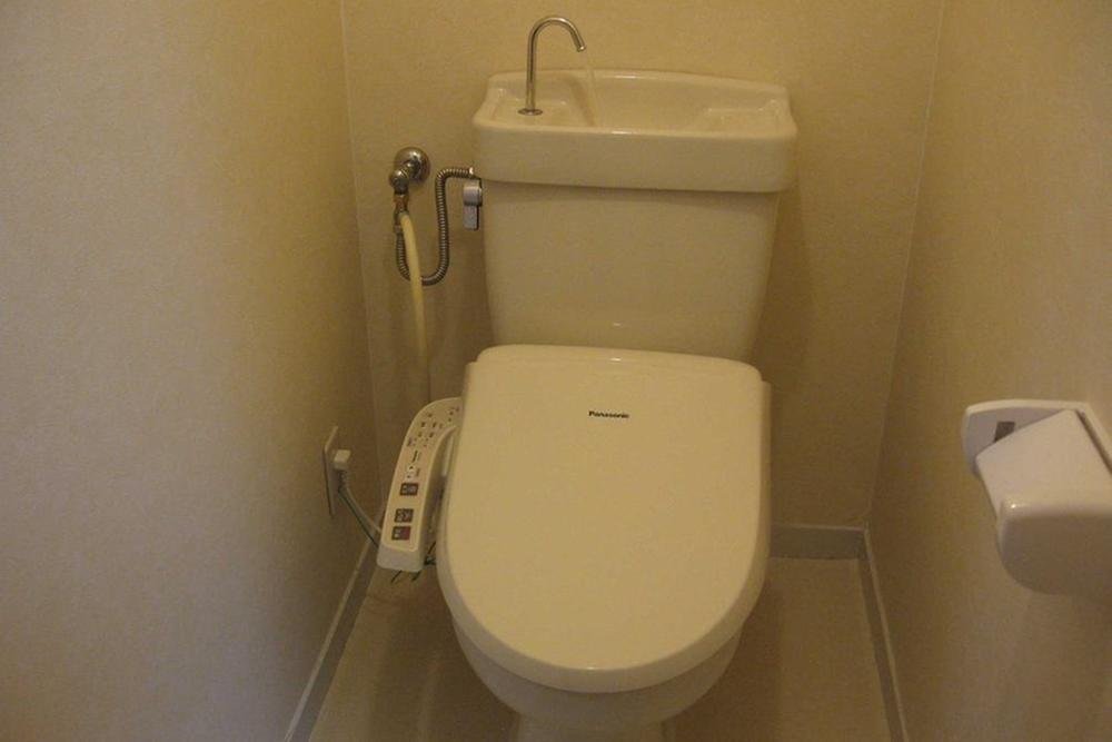 Toilet. Heating function with toilet seat, You can not miss it in the winter!
