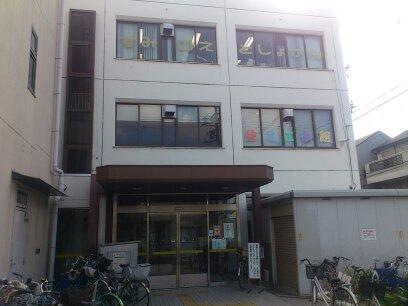 library. 780m to Osaka Municipal Suminoe Library
