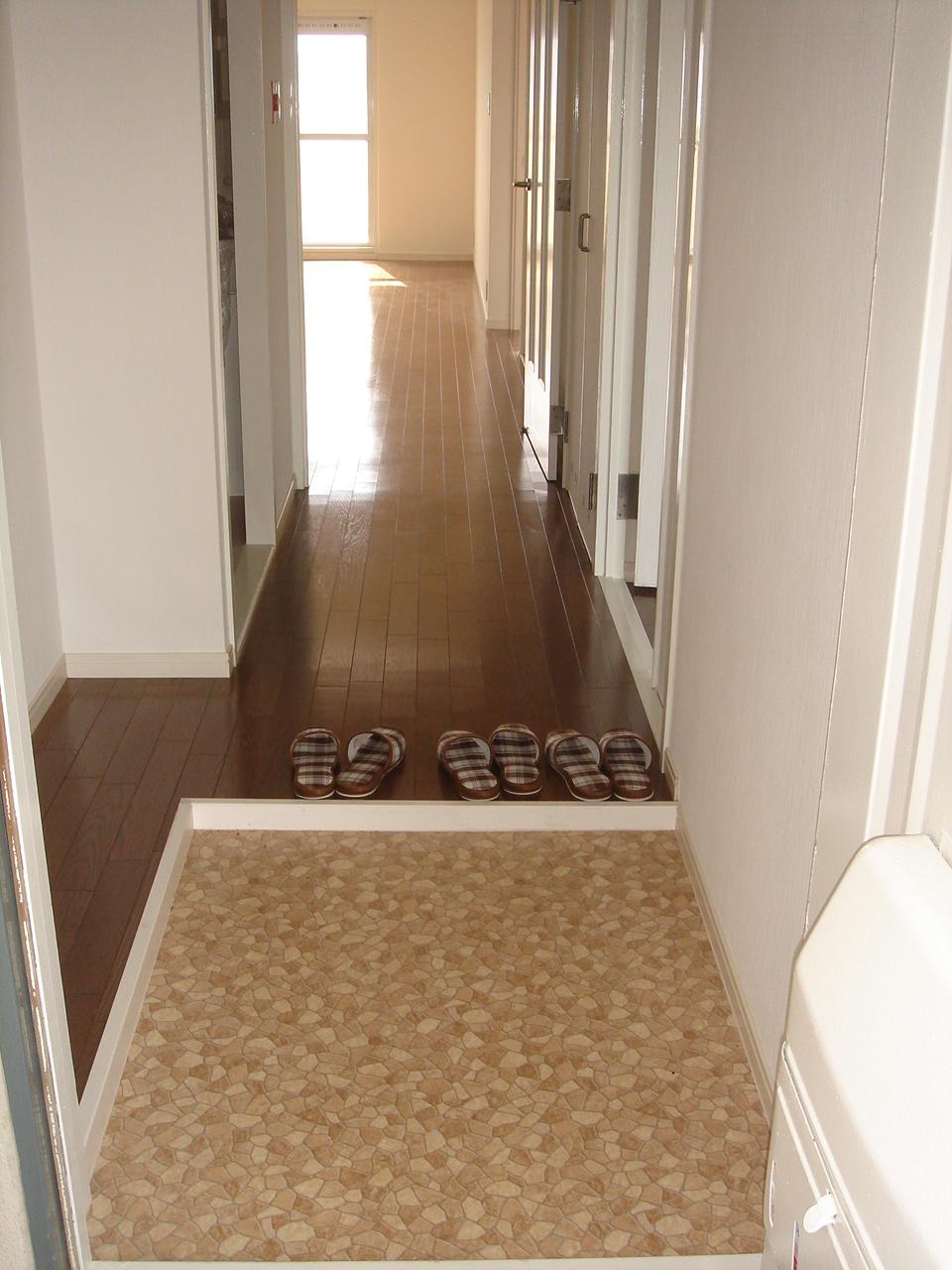 Entrance. Local (12 May 2013) Shooting