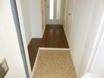 Entrance. Room (August 2013) Shooting