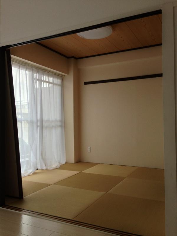 Non-living room. Fashionable Ryukyu tatami!