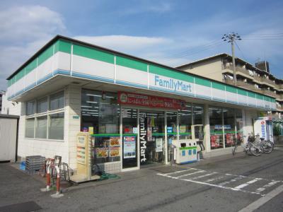 Convenience store. FamilyMart Misaki seven-chome up (convenience store) 107m