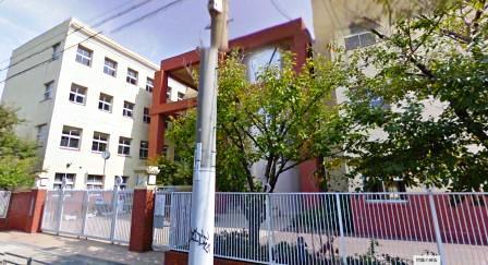 Junior high school. 1000m to Osaka City Maju junior high school